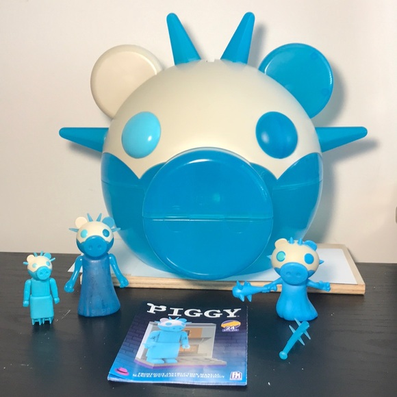 SOLD !!  Piggy FROSTIGGY Head  Bundle Minifigure ROBLOX - Picture 1 of 5